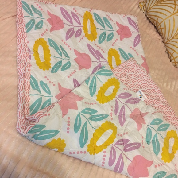 Like New Poppi Living Floral Crib Comforter! - Picture 2 of 5